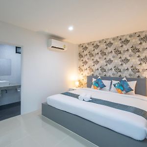 Deluxe Double or Twin Room Pool View
